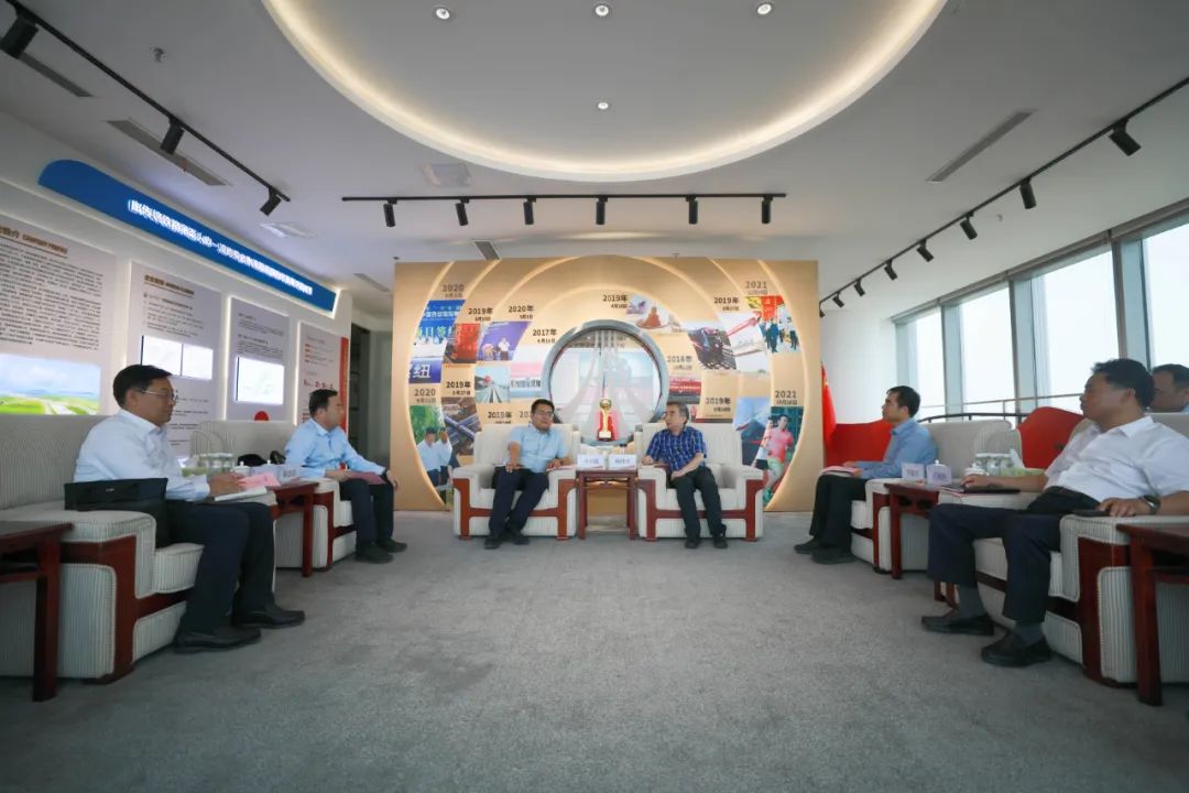 榆神工业区管委会党工委书记、主任刘小波一...