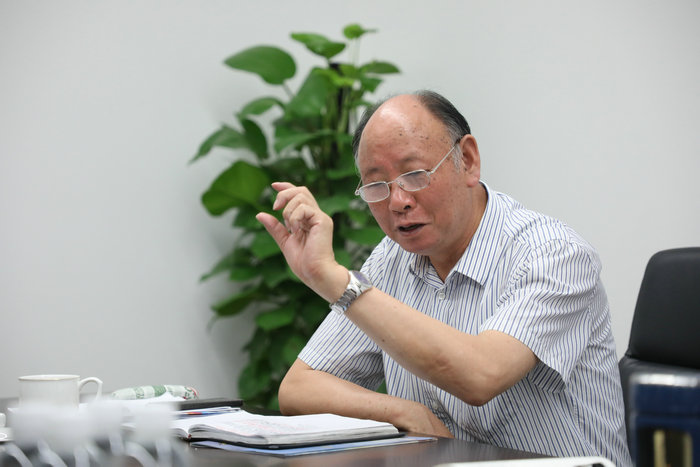 牛克洪.jpg